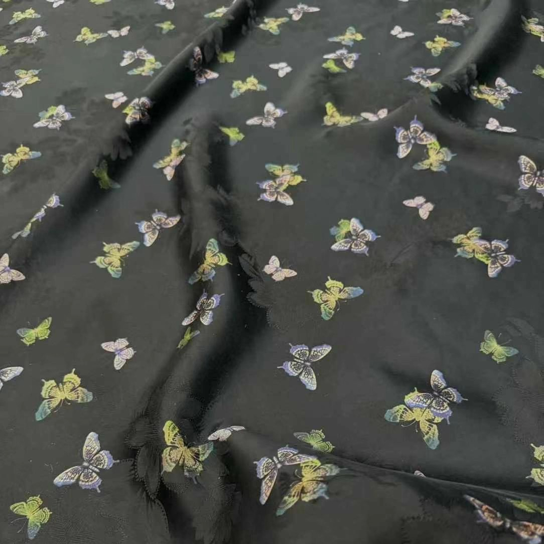 Sewing Vest - Kain Sutra Berat Hitam Pola Kupu-kupu