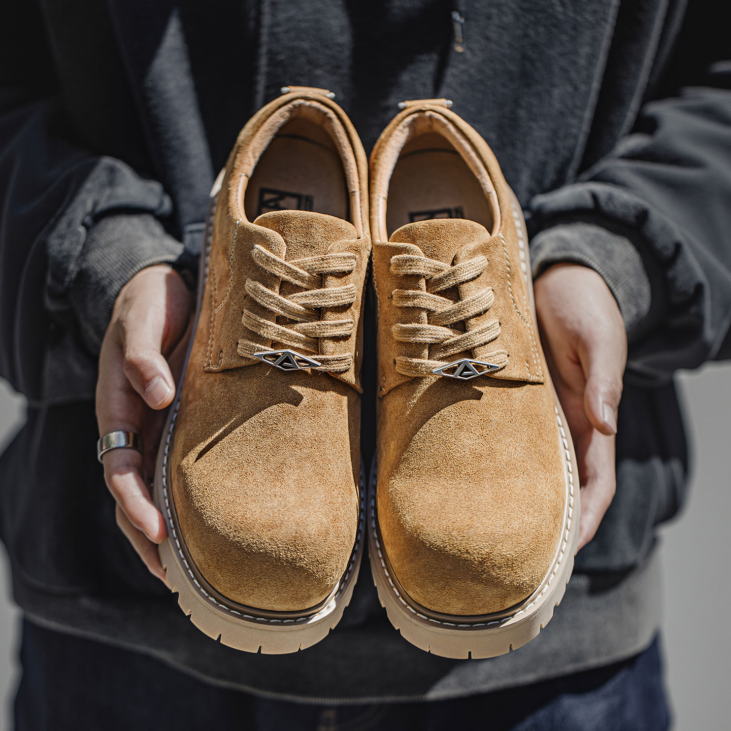 Sepatu Desainer Suede Mr.A Bra - Sewing Latex ulasan dan harga